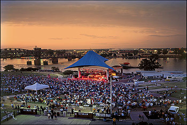 Concert at Riverfront Park Amphitheatre in Little Rock